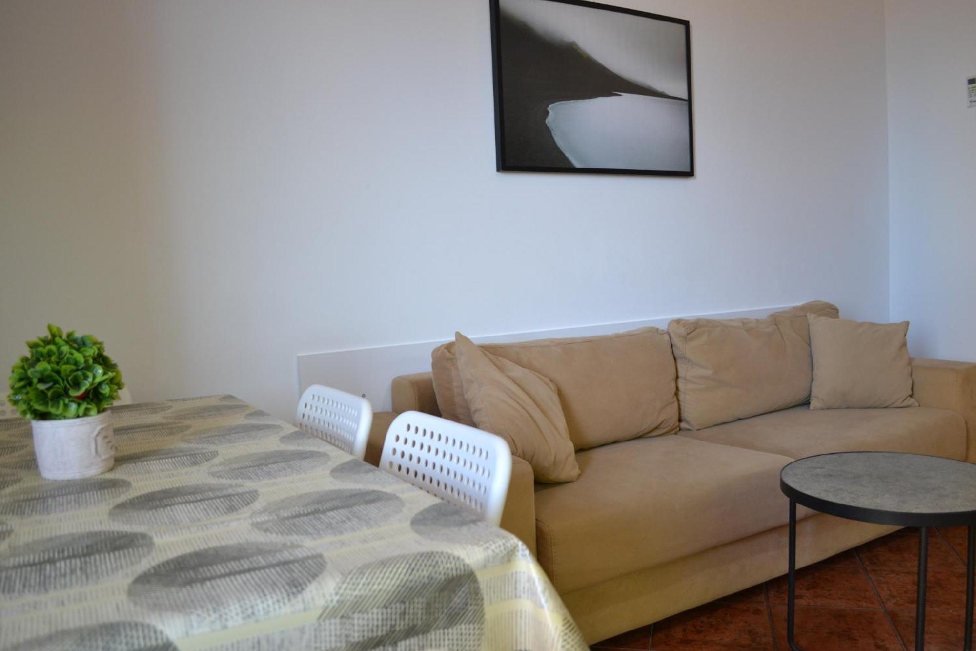 Central 5 Bedrooms Apartment Partial Seaview Влёра Экстерьер фото
